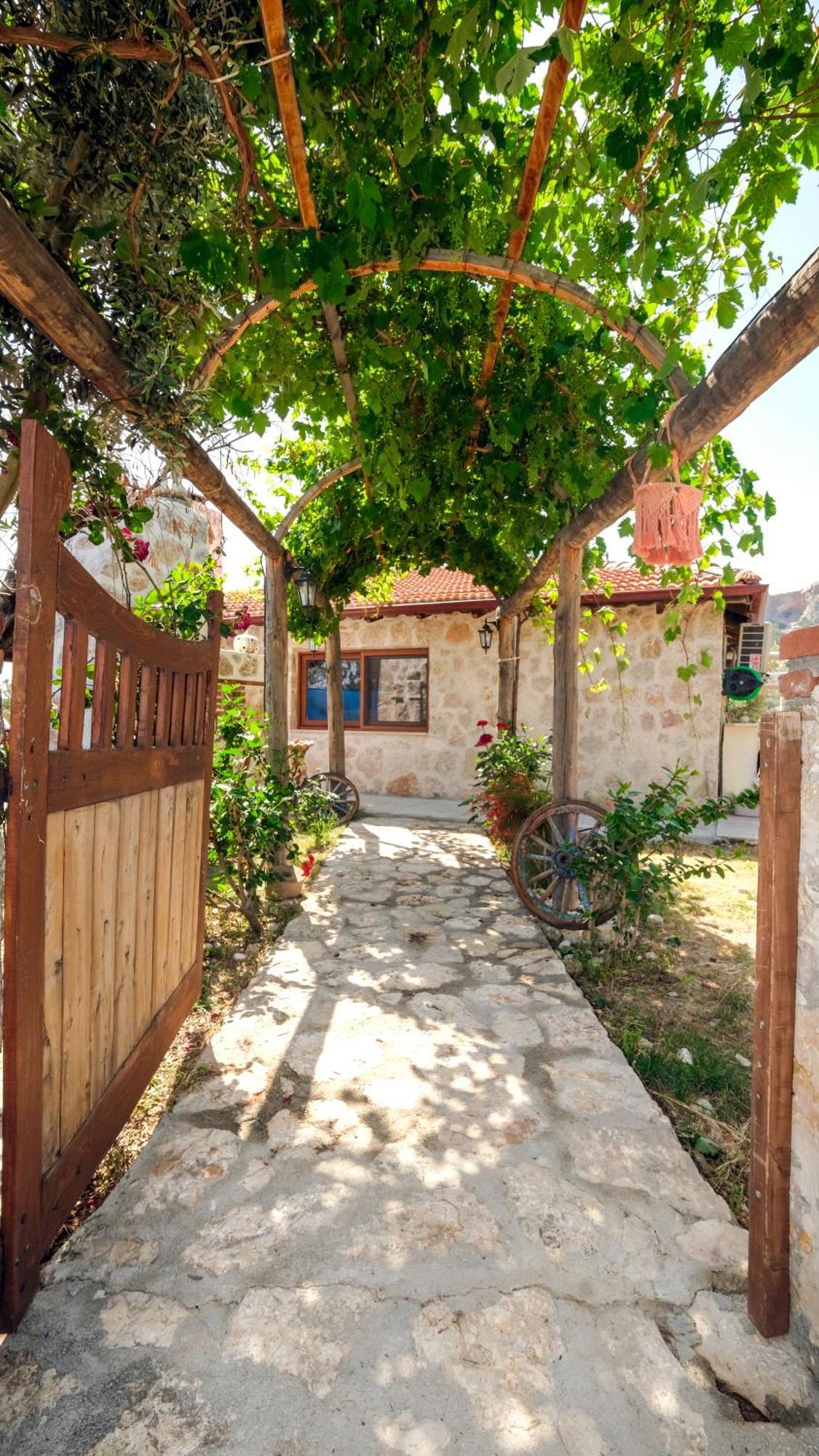Likya House - Deniz Ve Doga Manzarali, Havuzlu Villa Patara Luaran gambar